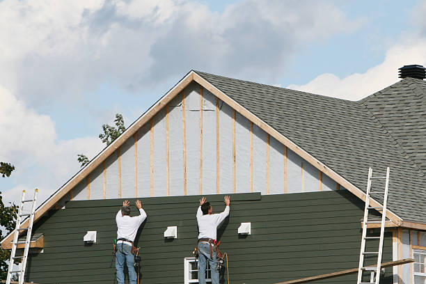 Professional Siding Repair technician working in Saint Louisville, OH